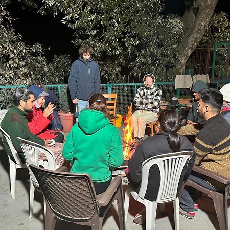 Zu-Zu Hostels Shimla Zewnętrze zdjęcie